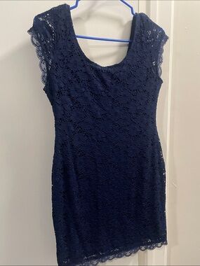 Women’s size Large never worn fitting Navy Lace Cap-Sleeve Women's Dress